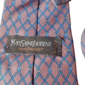 Vntg Yves Saint Laurent Silk Tie. Like New. Made in USA